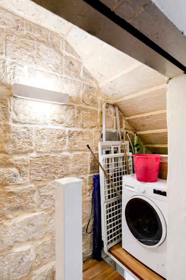 Chic, Stylish 1 Bedroom Maisonette - Close To Valletta Il-Furjana Exterior photo